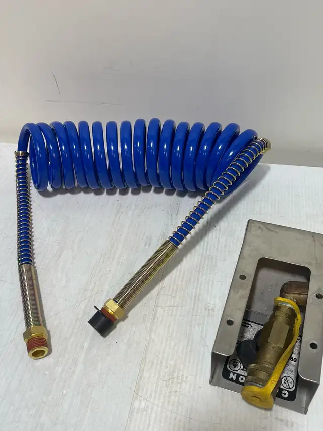 Parker Gas Outlet with a coiled hose - Photo 6