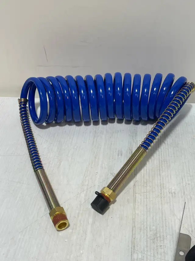 Parker Gas Outlet with a coiled hose - Photo 7