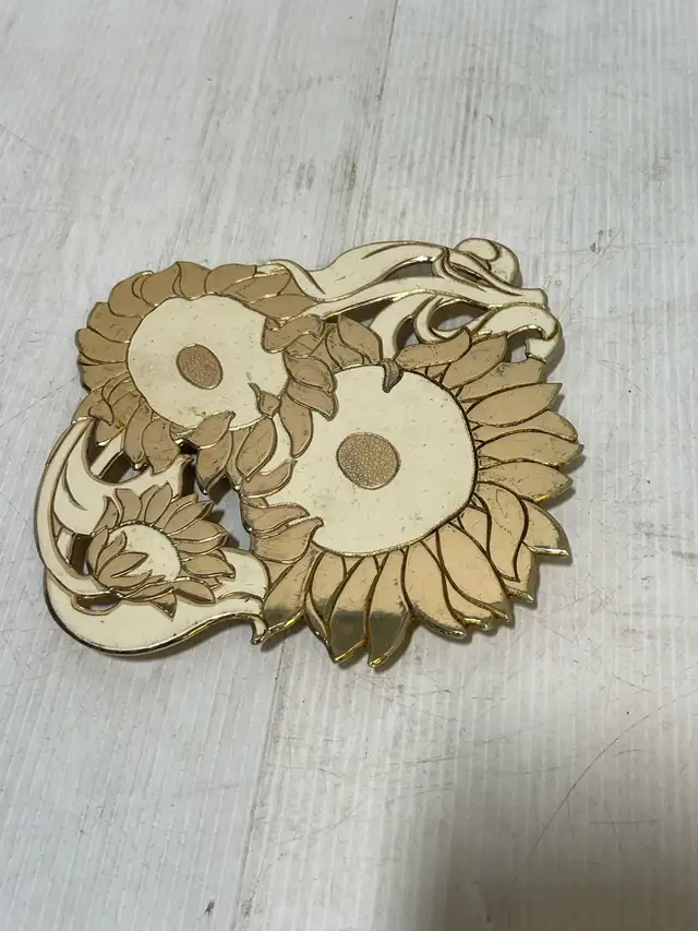 vintage WM A Rogers LTD sunflower trivet - Photo 4