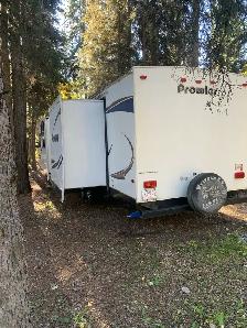 2012 Prowler 32ft Travel Trailer - Photo 2