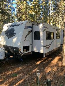 2012 Prowler 32ft Travel Trailer - Photo 3