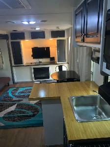 2012 Prowler 32ft Travel Trailer - Photo 5