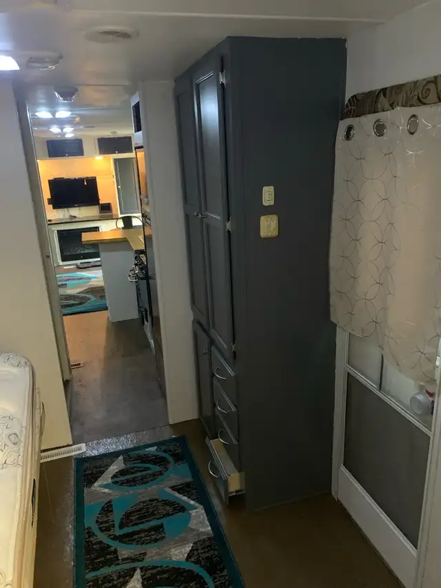 2012 Prowler 32ft Travel Trailer - Photo 8