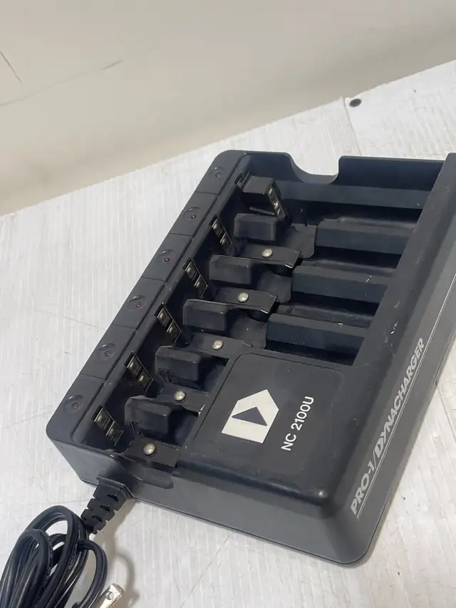 Dynacharge Battery Charger - Photo 8