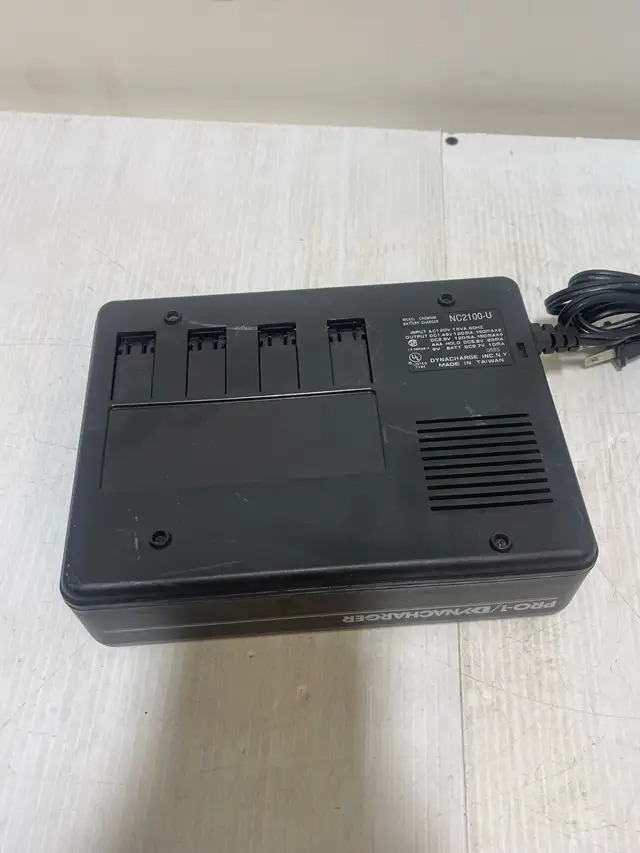 Dynacharge Battery Charger - Photo 9