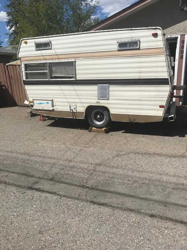 1981 Travelaire 15.5’ Trailer - Photo 2