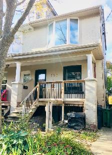 Renovated One Bedroom Main Floor Apartment in Leslieville