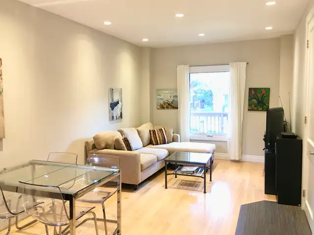 Renovated One Bedroom Main Floor Apartment in Leslieville - Photo 5