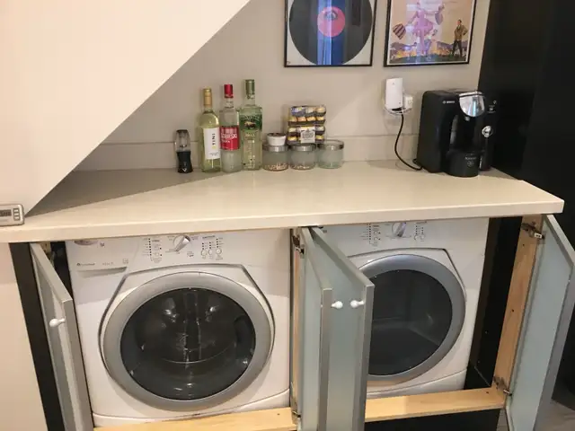 Renovated One Bedroom Main Floor Apartment in Leslieville - Photo 9