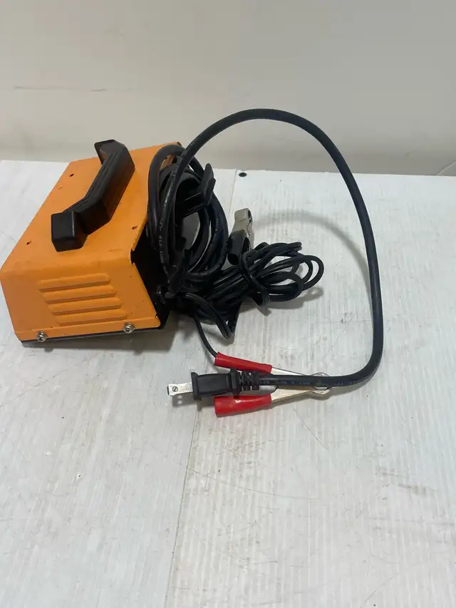 Eliminator Battery Charger - Photo 6