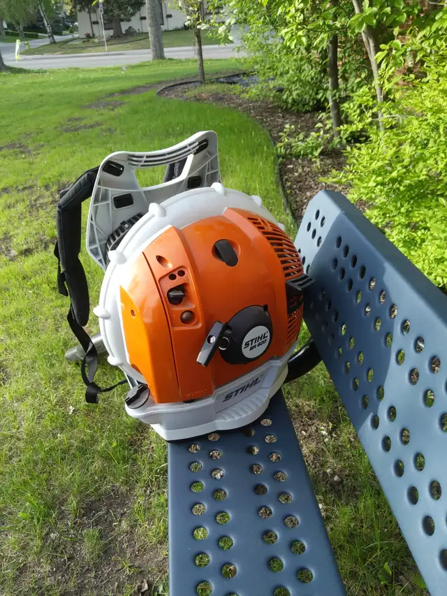 Cheap Stihl BR 600 Leaf Blower - Photo 3