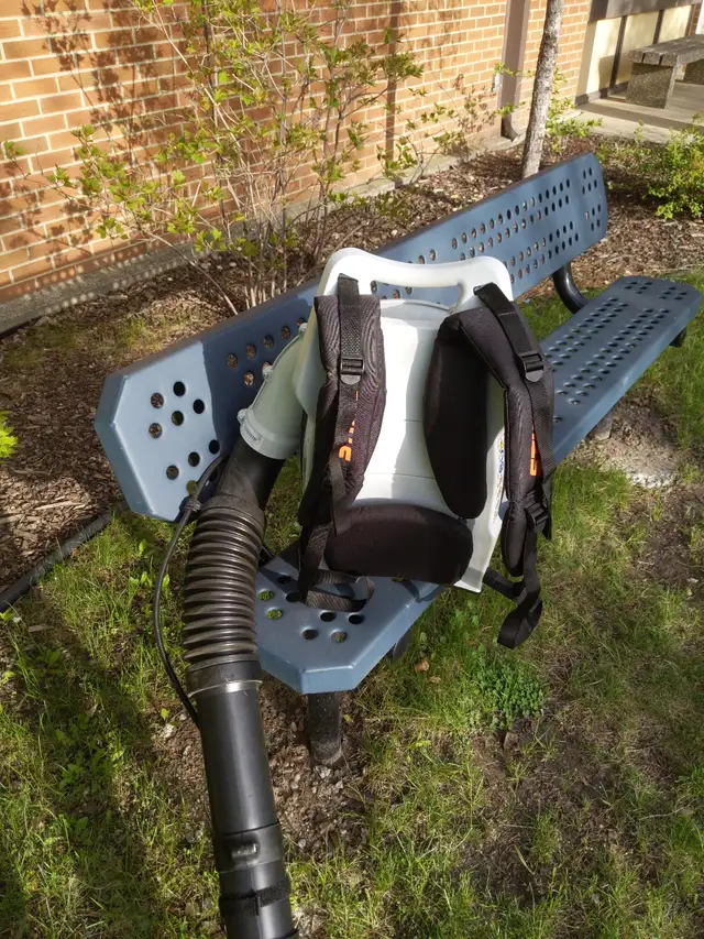 Cheap Stihl BR 600 Leaf Blower - Photo 4