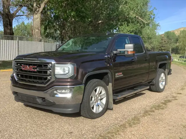 2016 GMC 1500 4x4 SLE Double Cab - low Kms, original owner - Photo 3