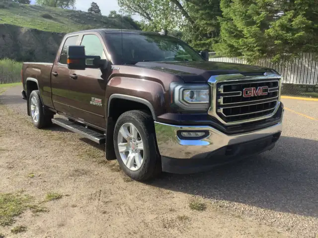 2016 GMC 1500 4x4 SLE Double Cab - low Kms, original owner - Photo 4
