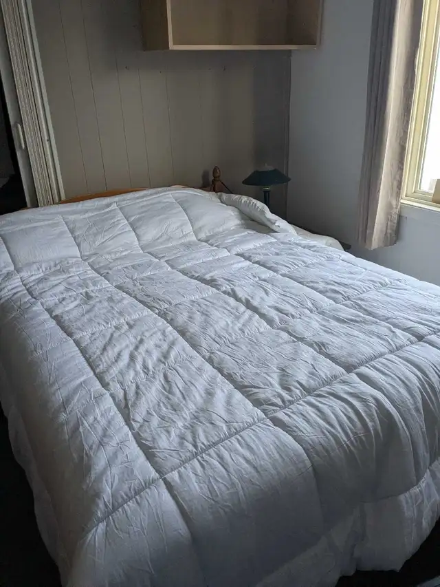 Room for rent 750.mo.Large TV, wifi and damage deposit. - Photo 2