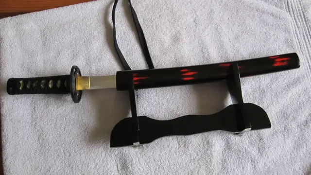 JAPANESE TANTO SWORD WITH SCABBARD ON DISPLAY STAND - Photo 2