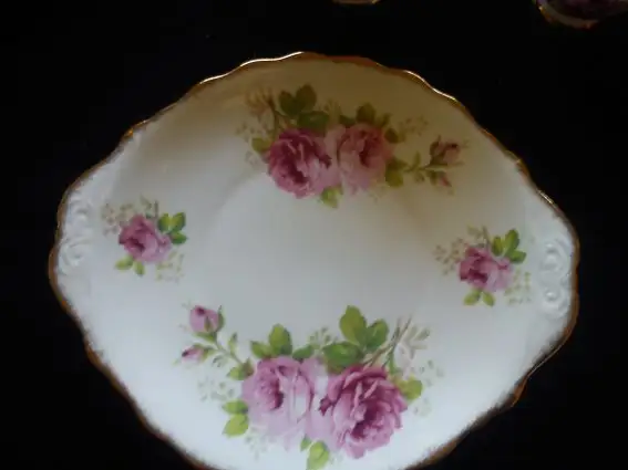 Royal Albert - American Beauty - Photo 3