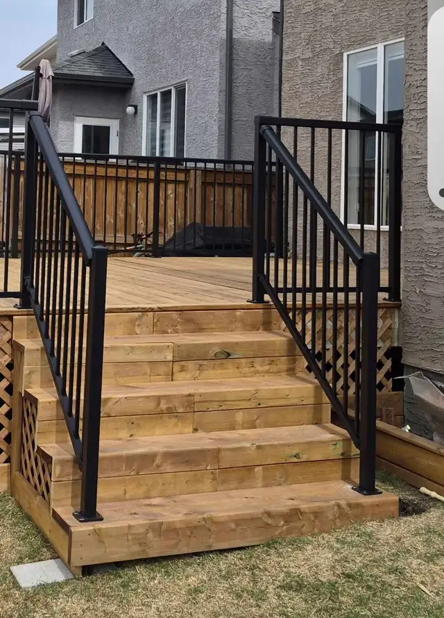 GLASS RAILINGS | ALUMINUM RAILINGS - Photo 8