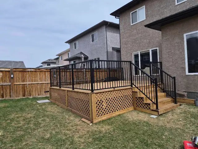 GLASS RAILINGS | ALUMINUM RAILINGS - Photo 9