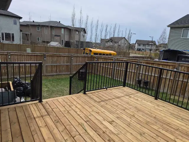 GLASS RAILINGS | ALUMINUM RAILINGS - Photo 10