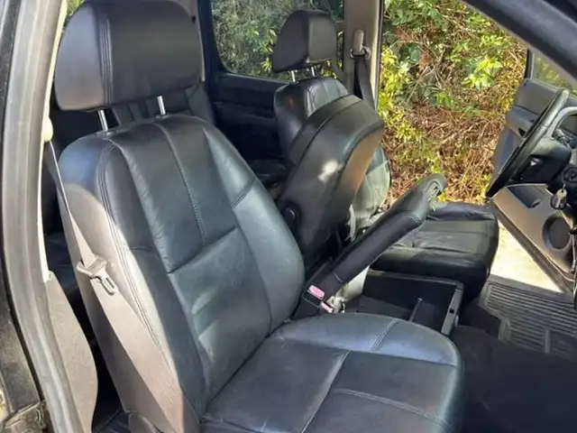2008 GMC Sierra SLE Crew Cab 4x4 - Photo 8