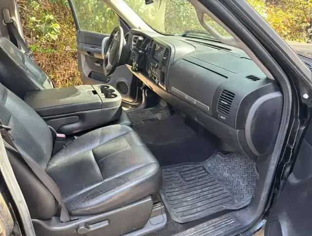 2008 GMC Sierra SLE Crew Cab 4x4 - Photo 10