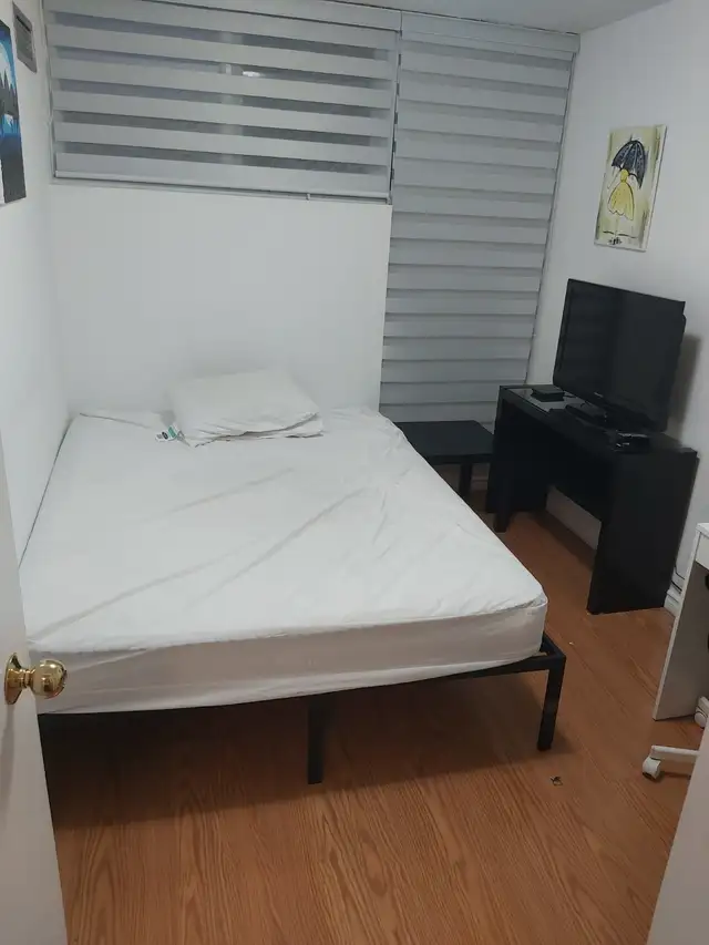 Room for rent in Etobicoke