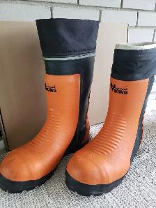 BOTTES DE TRAVAIL DE MARQUE VIKING  SUPER ACHAT!