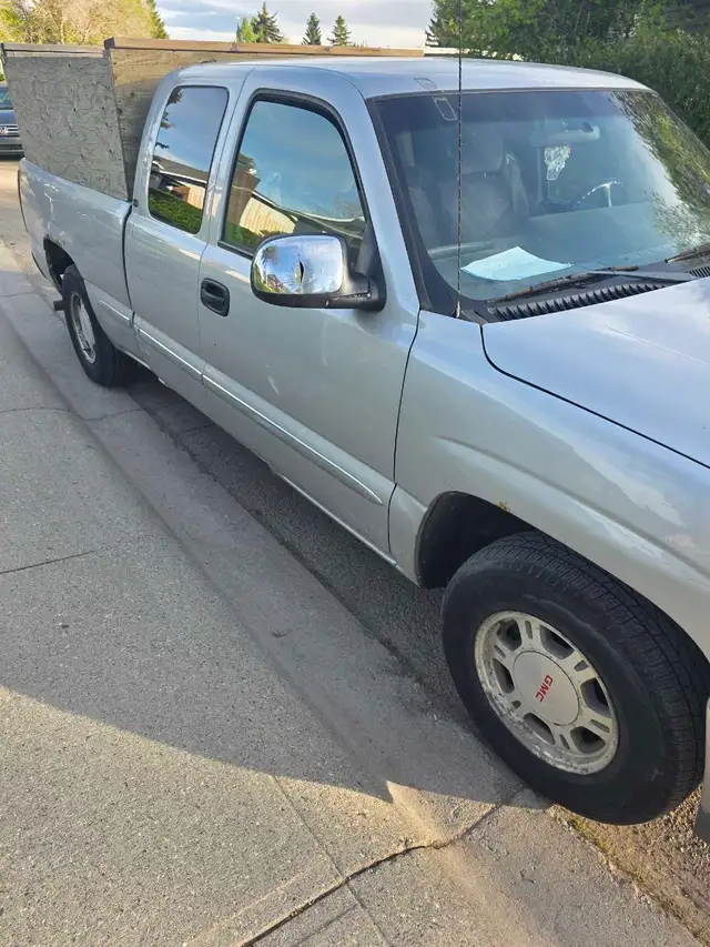 2001 GMC Sierra extended cab truck - Photo 3