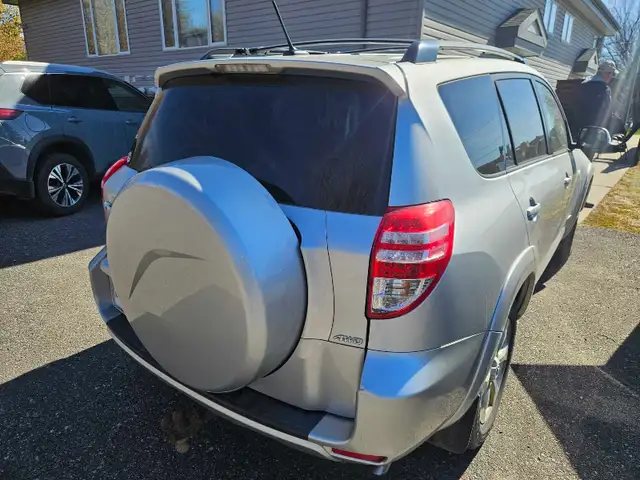 2011 Toyota rav4 - Photo 3