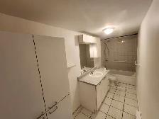 Grand beau 3 1/2 au sous-sol d’un sixplex à louer. - Photo 3
