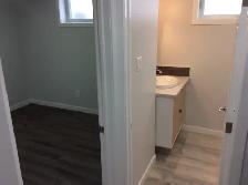 Bright 2-Bedroom Basement Apartment near IKEA - Photo 6