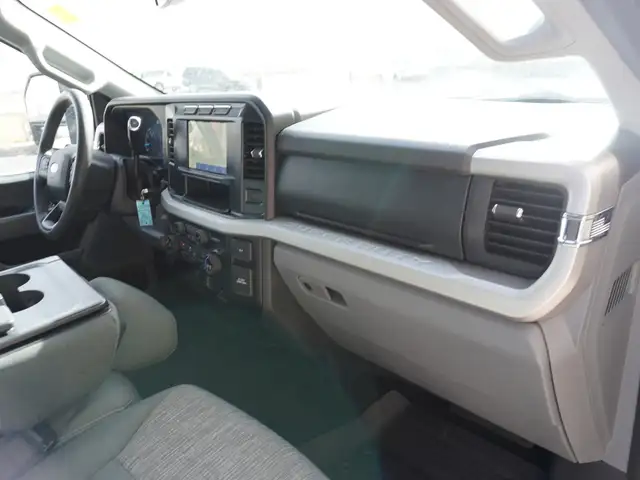 2023 Ford F-250 XLT 4WD SuperCab 6.75' Box -  7.3L GODZILLA - Photo 26
