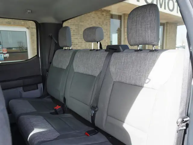 2023 Ford F-250 XLT 4WD SuperCab 6.75' Box -  7.3L GODZILLA - Photo 33