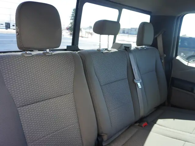 2018 Ford F-150 XTR 4x4 CREW CAB | Tonneau cover | only $29,800! - Photo 31