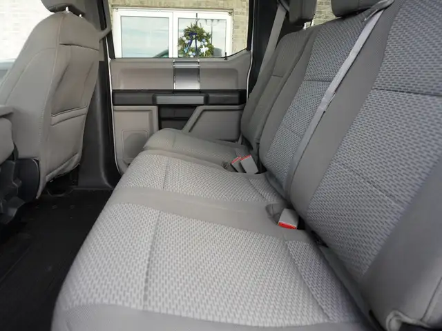 2018 Ford F-150 XTR 4x4 CREW CAB | Tonneau cover | only $29,800! - Photo 32