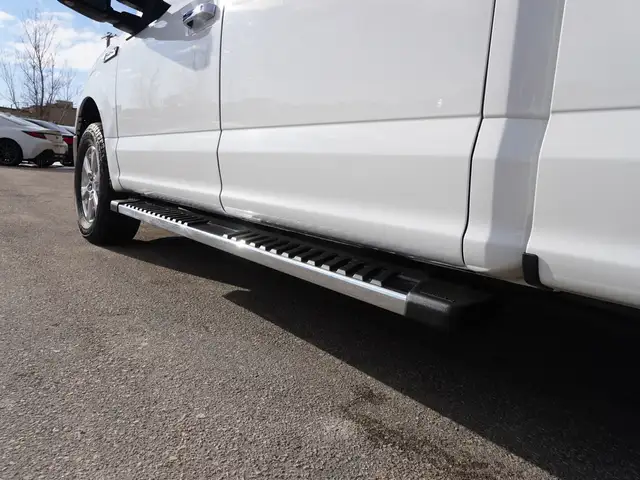 2018 Ford F-150 XTR 4x4 CREW CAB | Tonneau cover | only $29,800! - Photo 33