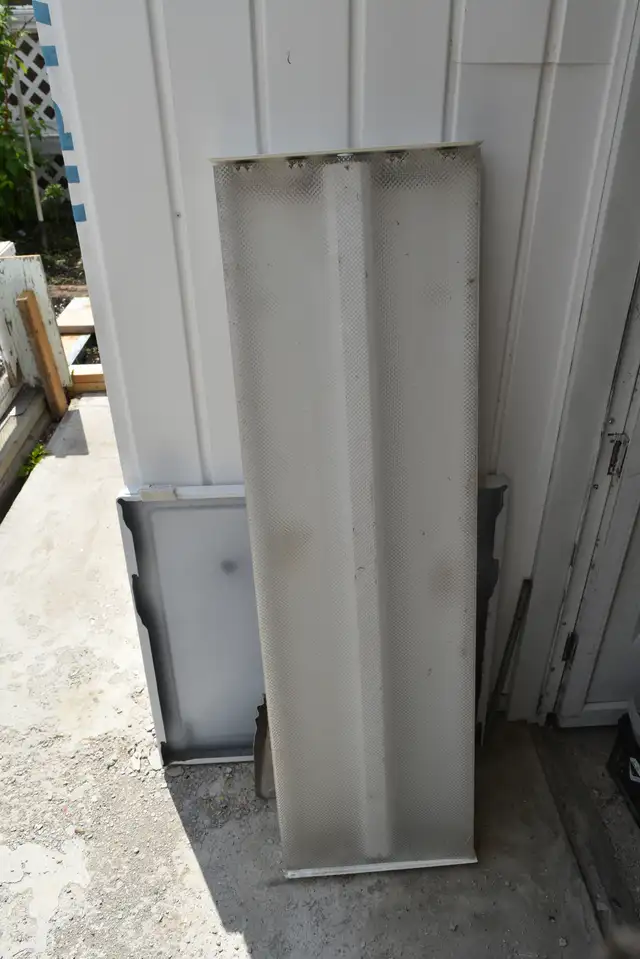 Fluorescent lights for sale
