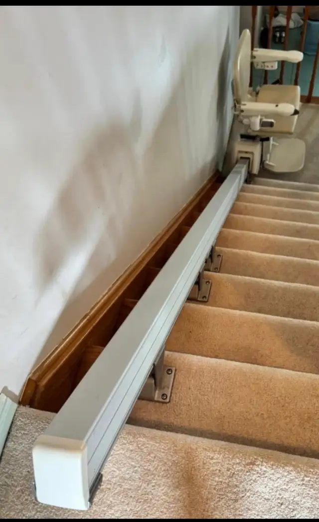 Stairlift Handicare 1100 Model  3 AVAILABLE - Photo 7