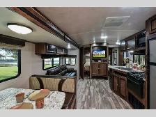 2018 Cruiser MPG 2800QB - Photo 7
