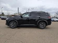 2024 Nissan Pathfinder SV - Photo 3