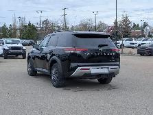 2024 Nissan Pathfinder SV - Photo 4