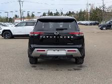 2024 Nissan Pathfinder SV - Photo 5