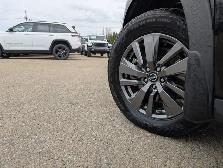 2024 Nissan Pathfinder SV - Photo 12