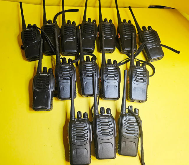 LOT OF 15x BAOFENG BF-888S and NESTING 888S HANDHELD RADIO