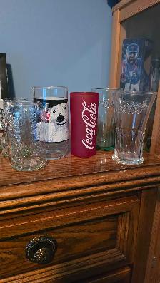 Coca cola plastic and glass collectible - Photo 2