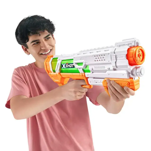 Deux pistolet a eau XSHOT pour un prix