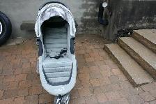 Pousette carosse jogger d'enfant Livraison possible
