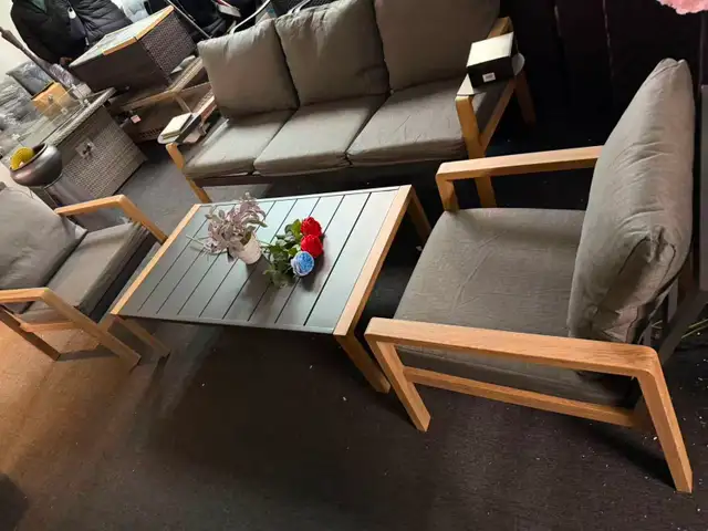 Brand New 4pcs Patio Furniture Set slat Coffee Table  $599