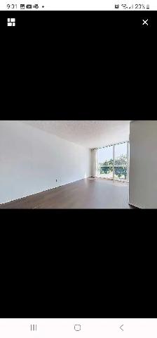 1 den, 1.5 bathroom condo unit. Square One - Photo 3